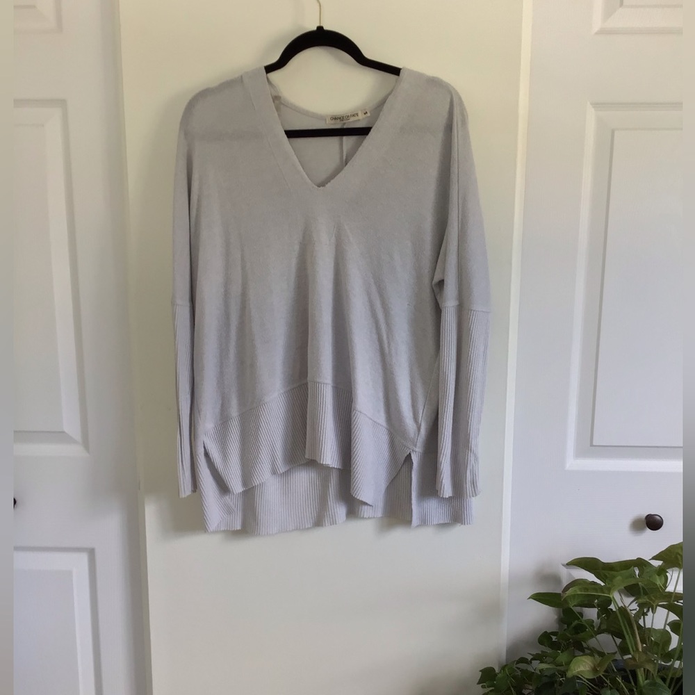 Long sleeve cozy v neck sweater top - S